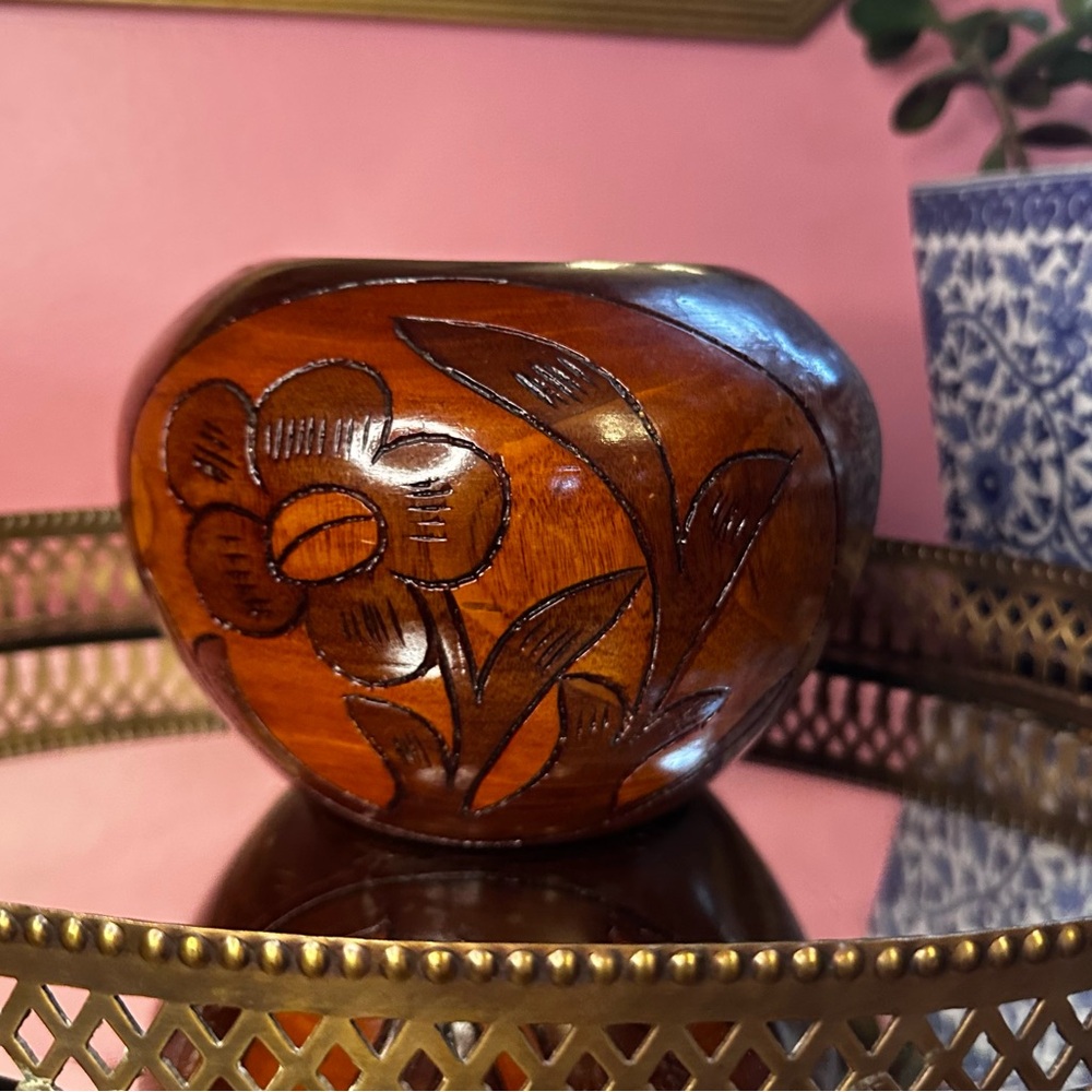 Vintage Hand Turned and Carved Wooden Floral Vase - Picture 4 of 7